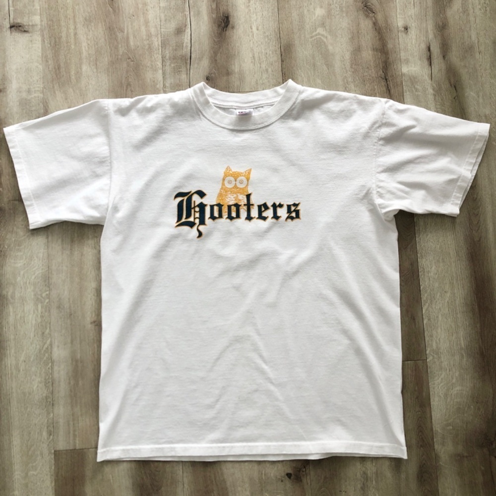 Hooters, Vintage T shirt, West Edmonton Mall, Mens Size‎ Large, Good Condition - Picture 3 of 8